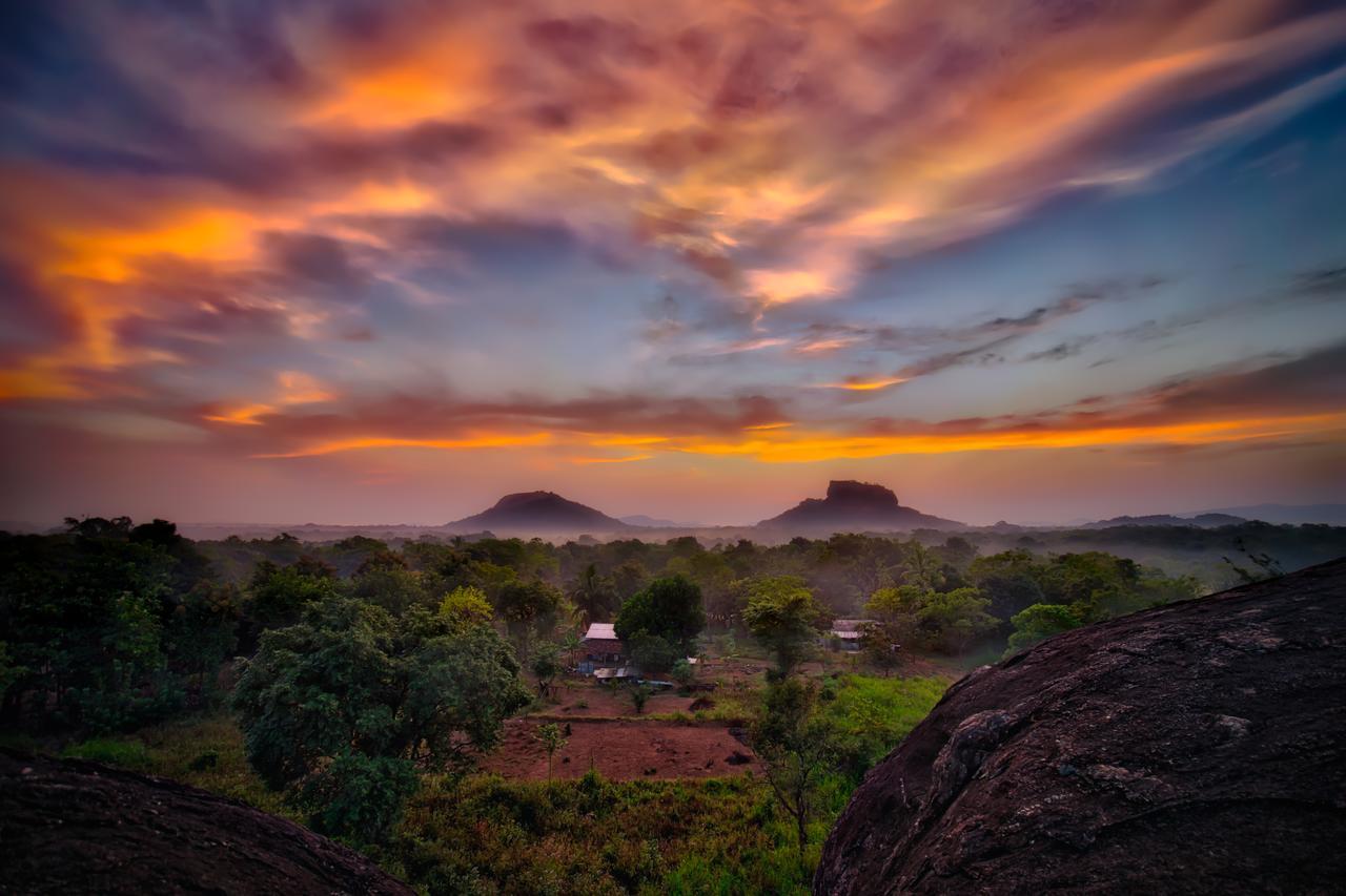 Choona Lodge 'View Of Sigiriya & Pidurangala With Sunrise' Esterno foto